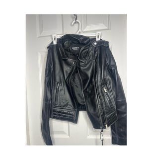 BRAND NEW W/TAGS REAL LEATHER BLACK JACKET 🖤